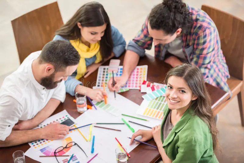 Equipe em ambiente de trabalho